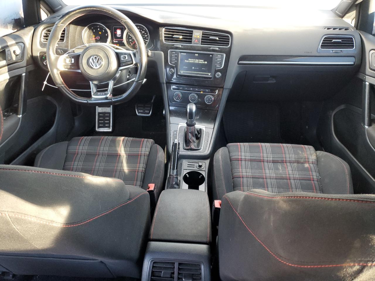 2017 Volkswagen GTI - Image 8