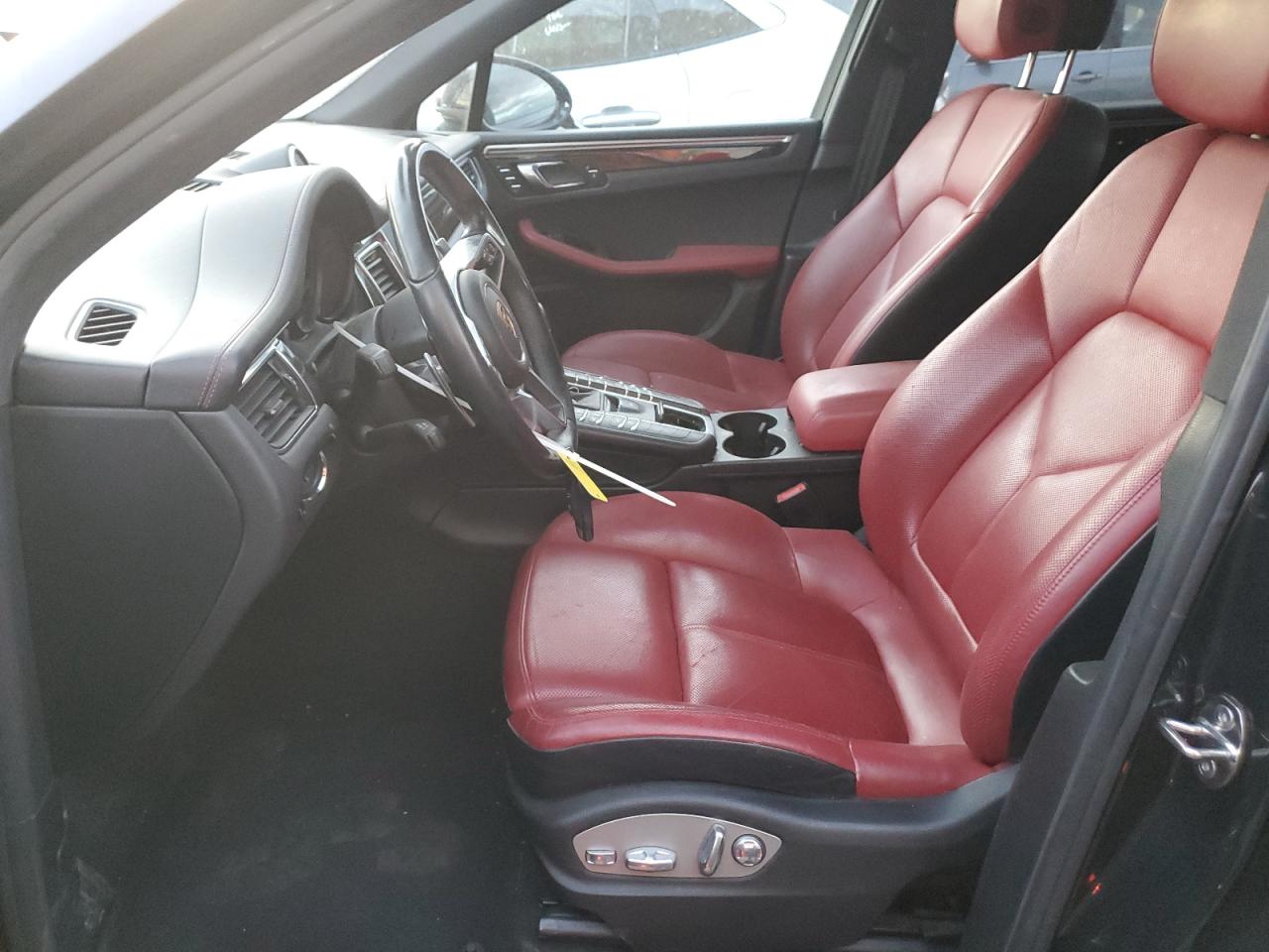 2017 Porsche Macan - Image 7