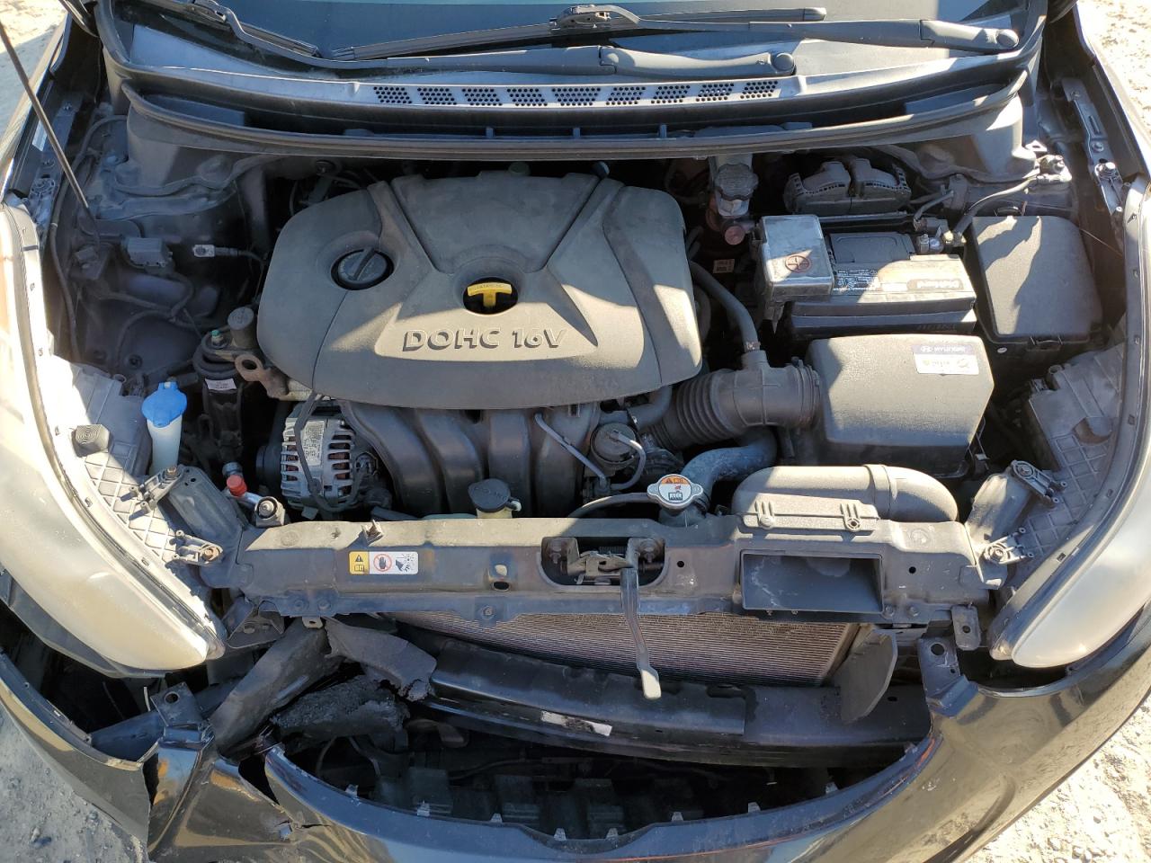 2012 Hyundai Elantra - Image 12