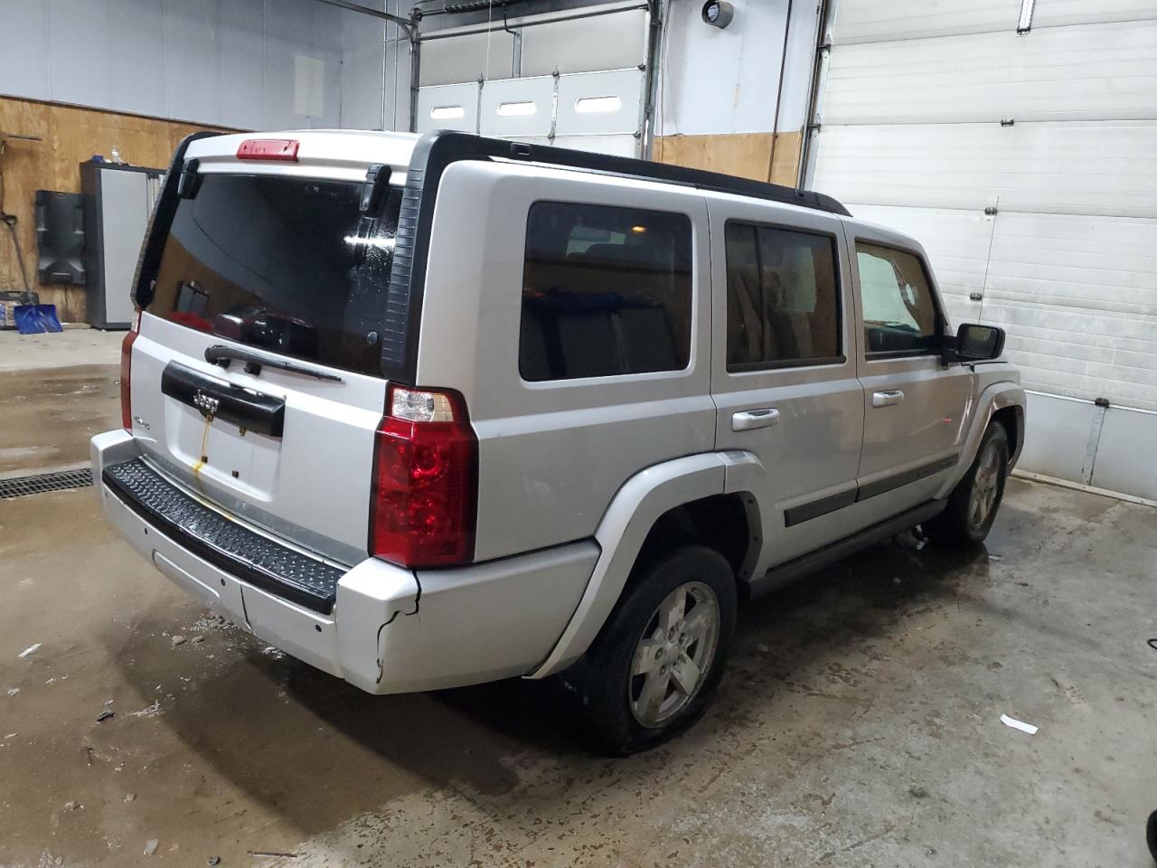 2008 Jeep Commander - Image 3