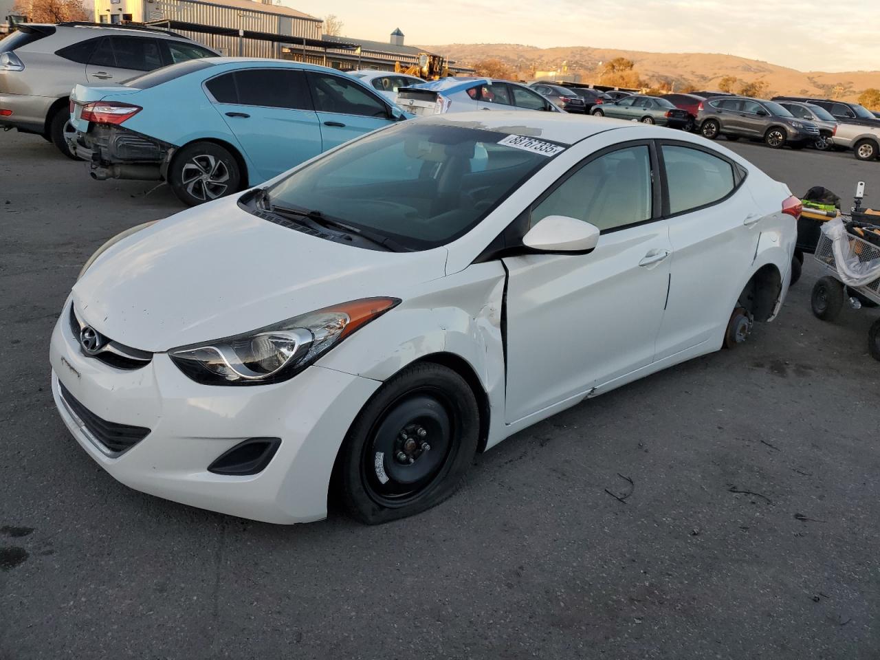 VIN 5NPDH4AE9DH185606 2013 HYUNDAI ELANTRA no.1