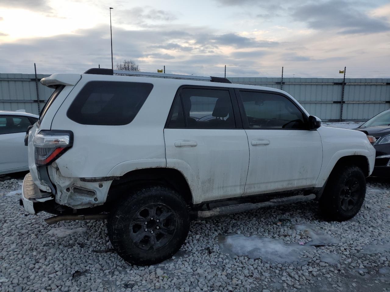 2014 Toyota 4Runner - Image 3