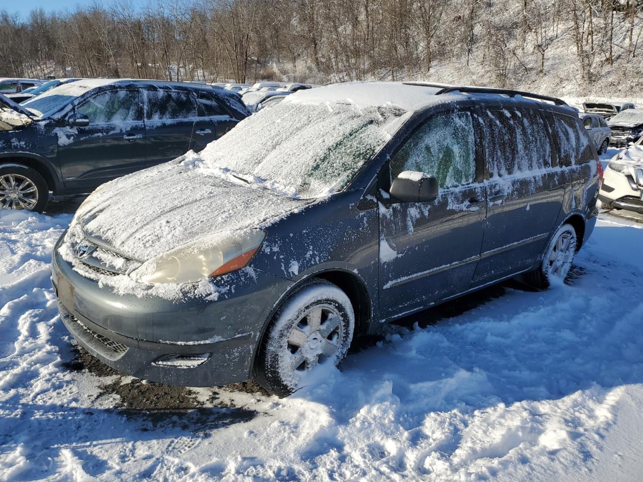 2009 Toyota Sienna - Image 1