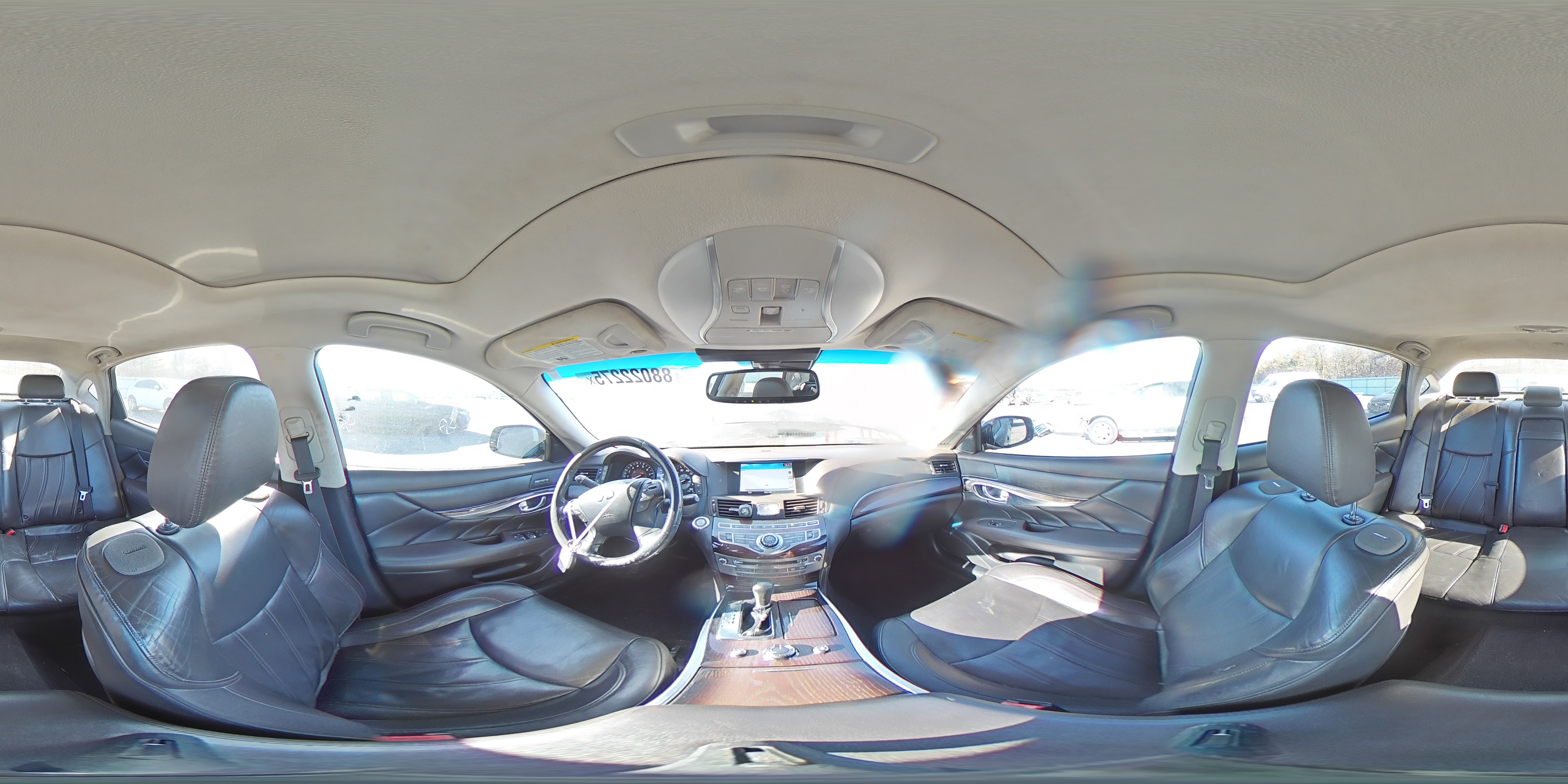 2016 Infiniti Q70 - Image 13