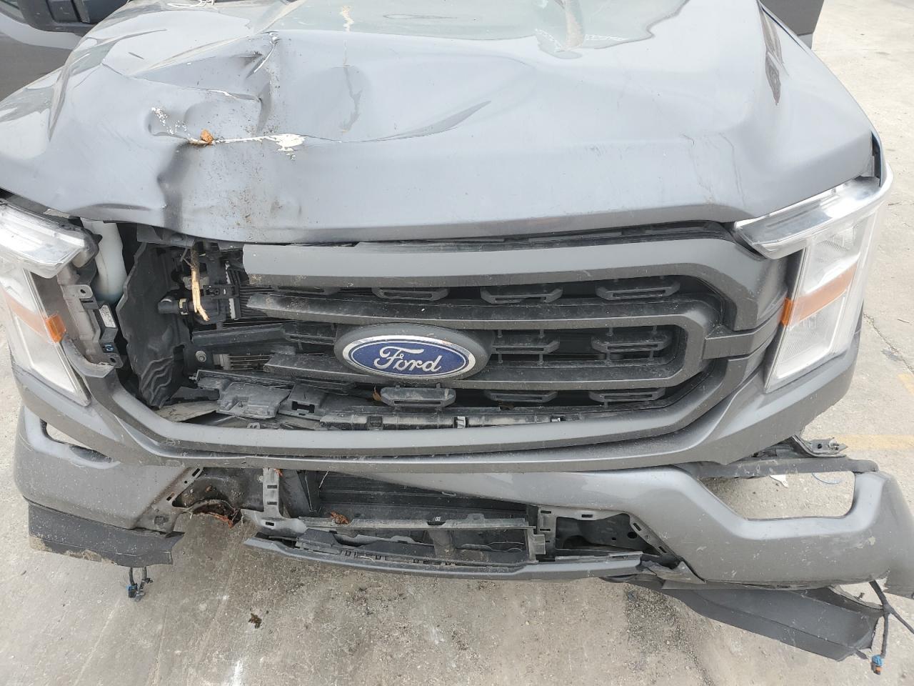 2022 Ford F-150 - Image 12