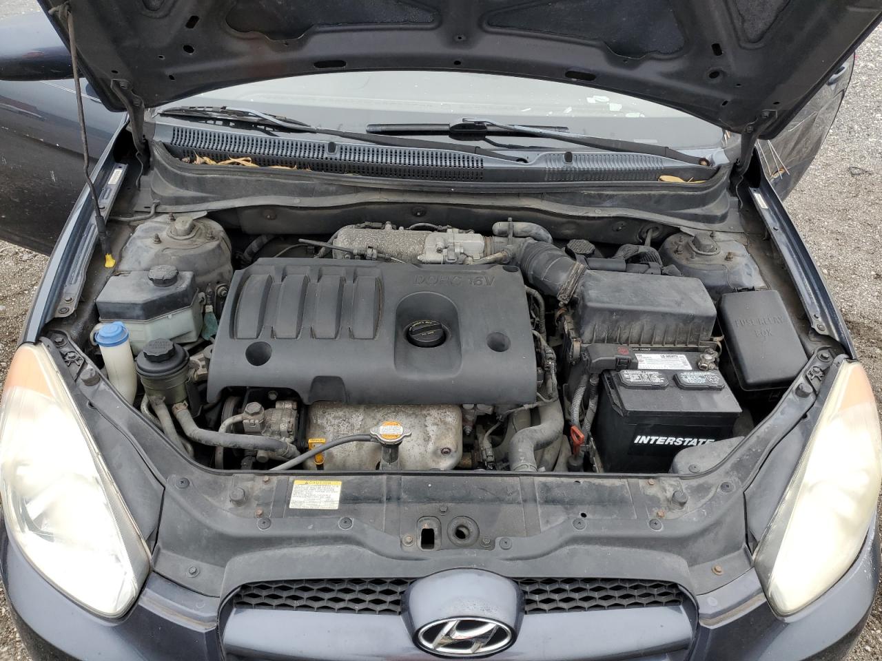 2010 Hyundai Accent - Image 12