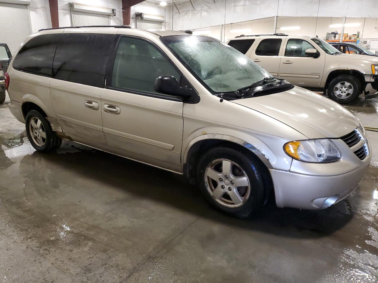 2005 Dodge Caravan - Image 4