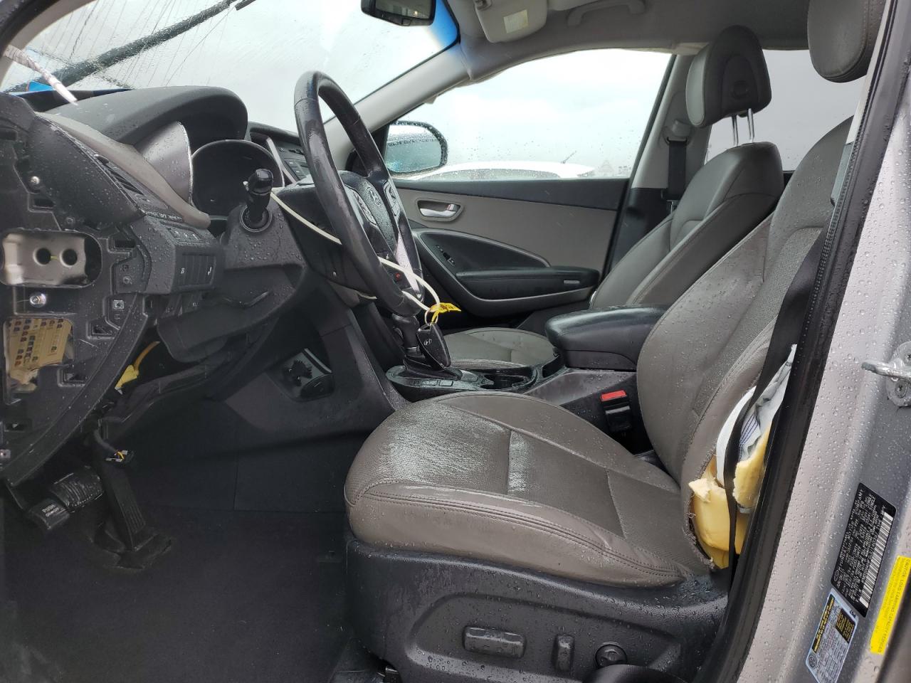 2016 Hyundai Santa Fe - Image 7