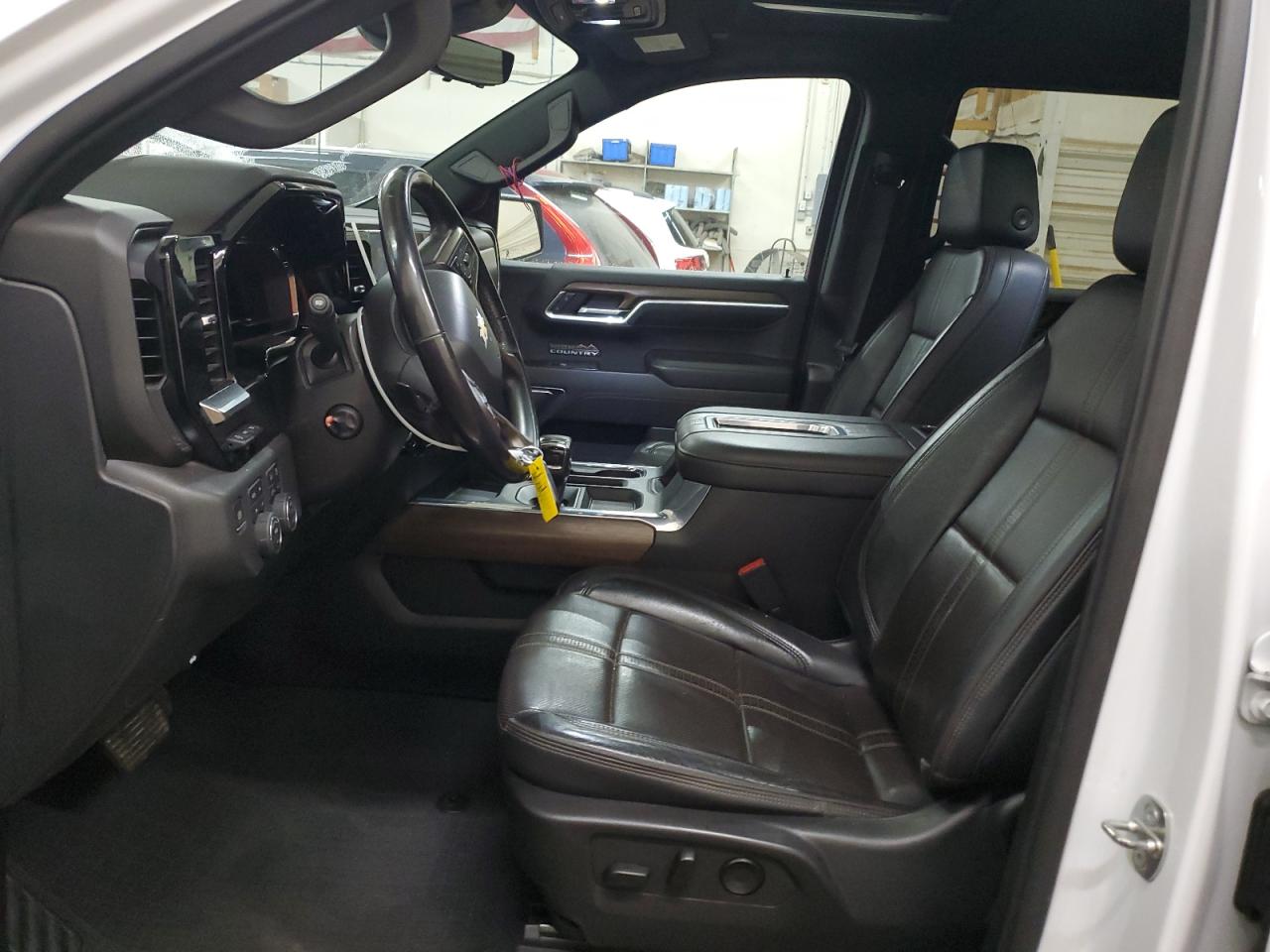 2022 Chevrolet Silverado - Image 7