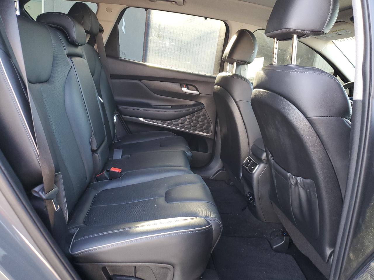 2023 Hyundai Santa Fe - Image 11