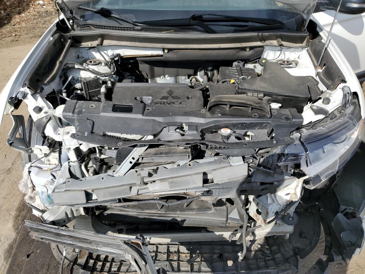 2019 Mitsubishi Outlander - Image 12