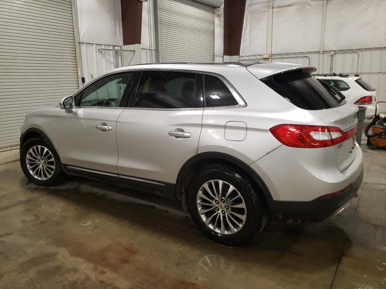2017 Lincoln MKX - Image 2