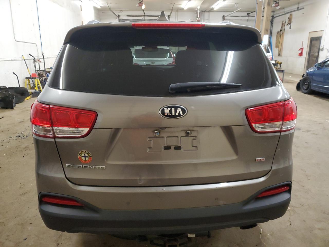 VIN 5XYPGDA32GG010673 2016 KIA SORENTO no.6