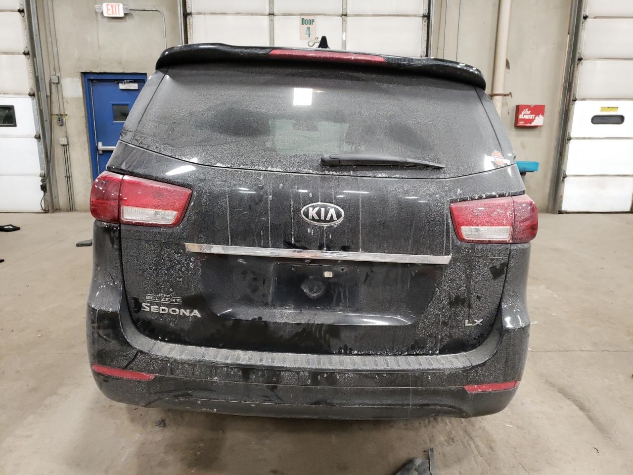 2015 Kia Sedona - Image 6