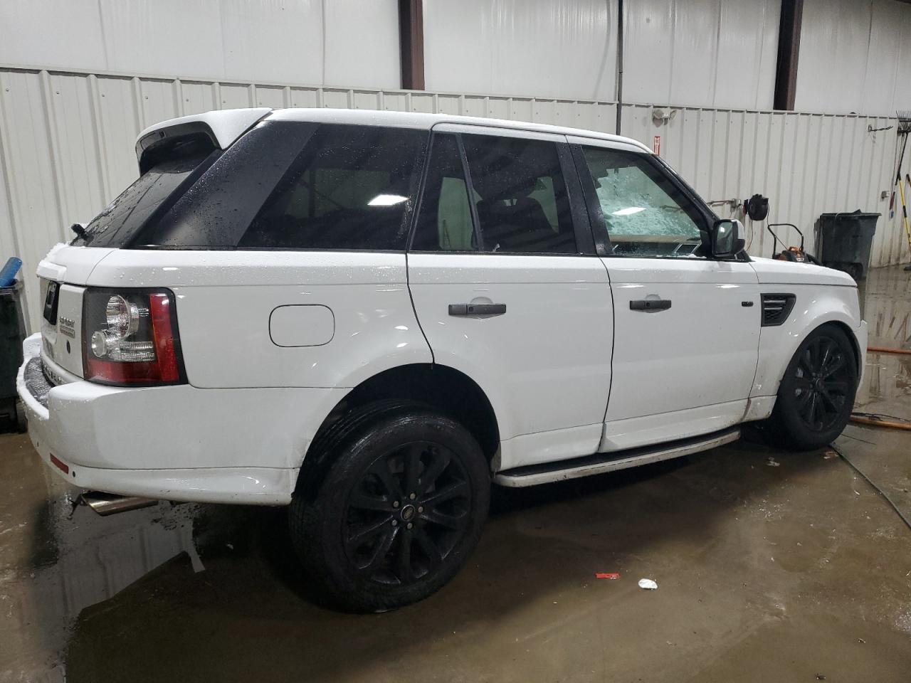 2011 Land Rover Range Rover - Image 3