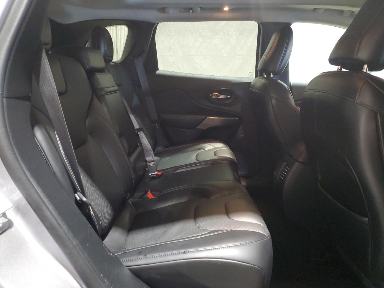 2019 Jeep Grand Cherokee - Image 10
