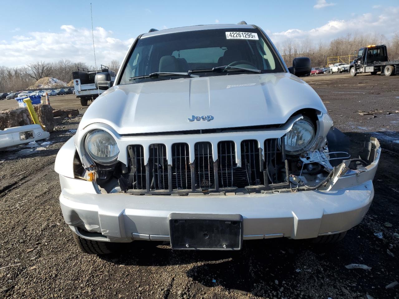 2006 Jeep Liberty (North America) - Image 5