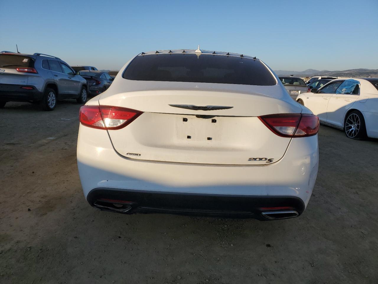 2016 Chrysler 200 - Image 6