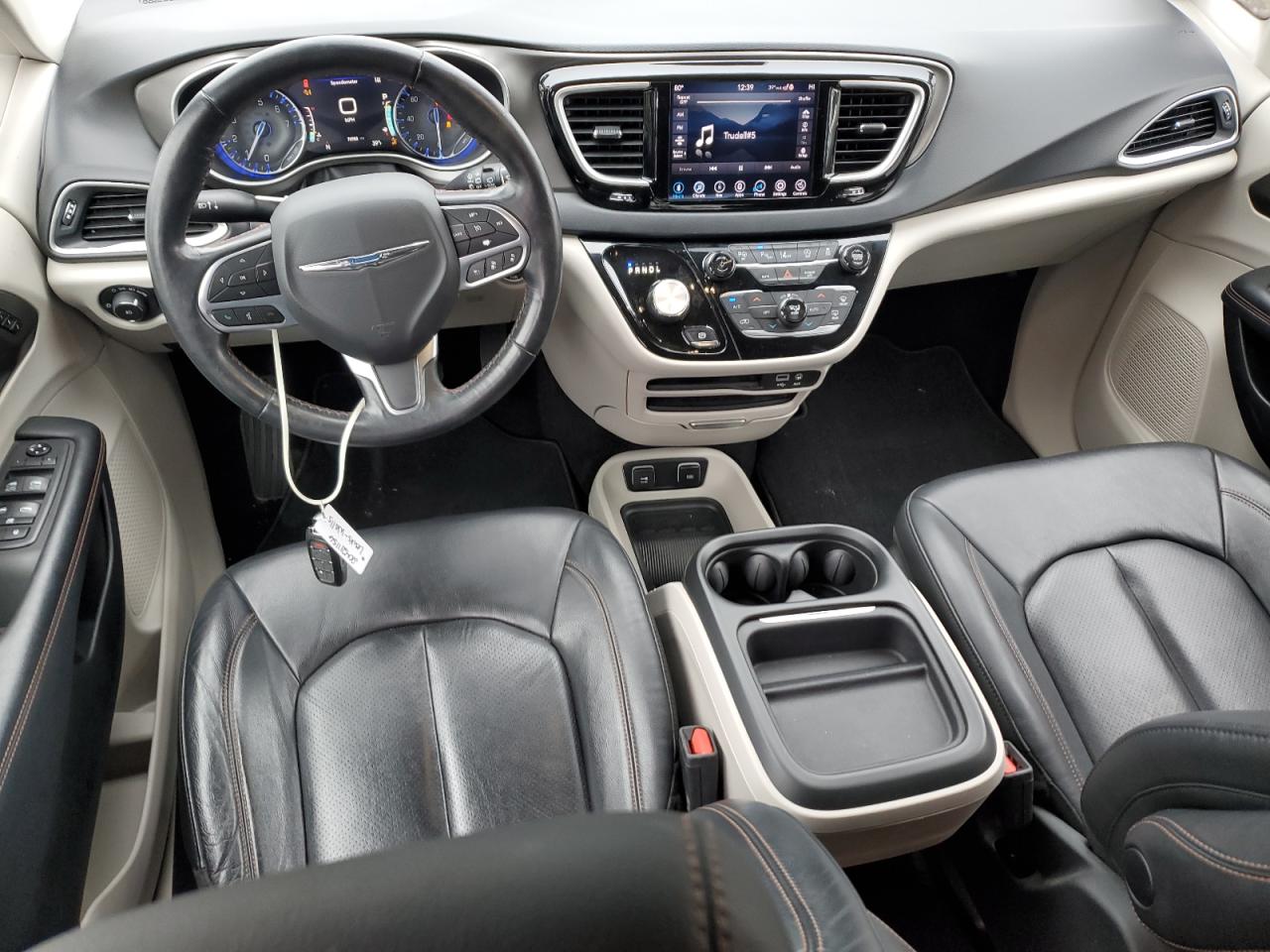 2020 Chrysler Pacifica - Image 8
