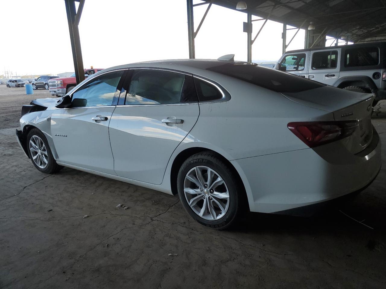 2022 Chevrolet Malibu - Image 2