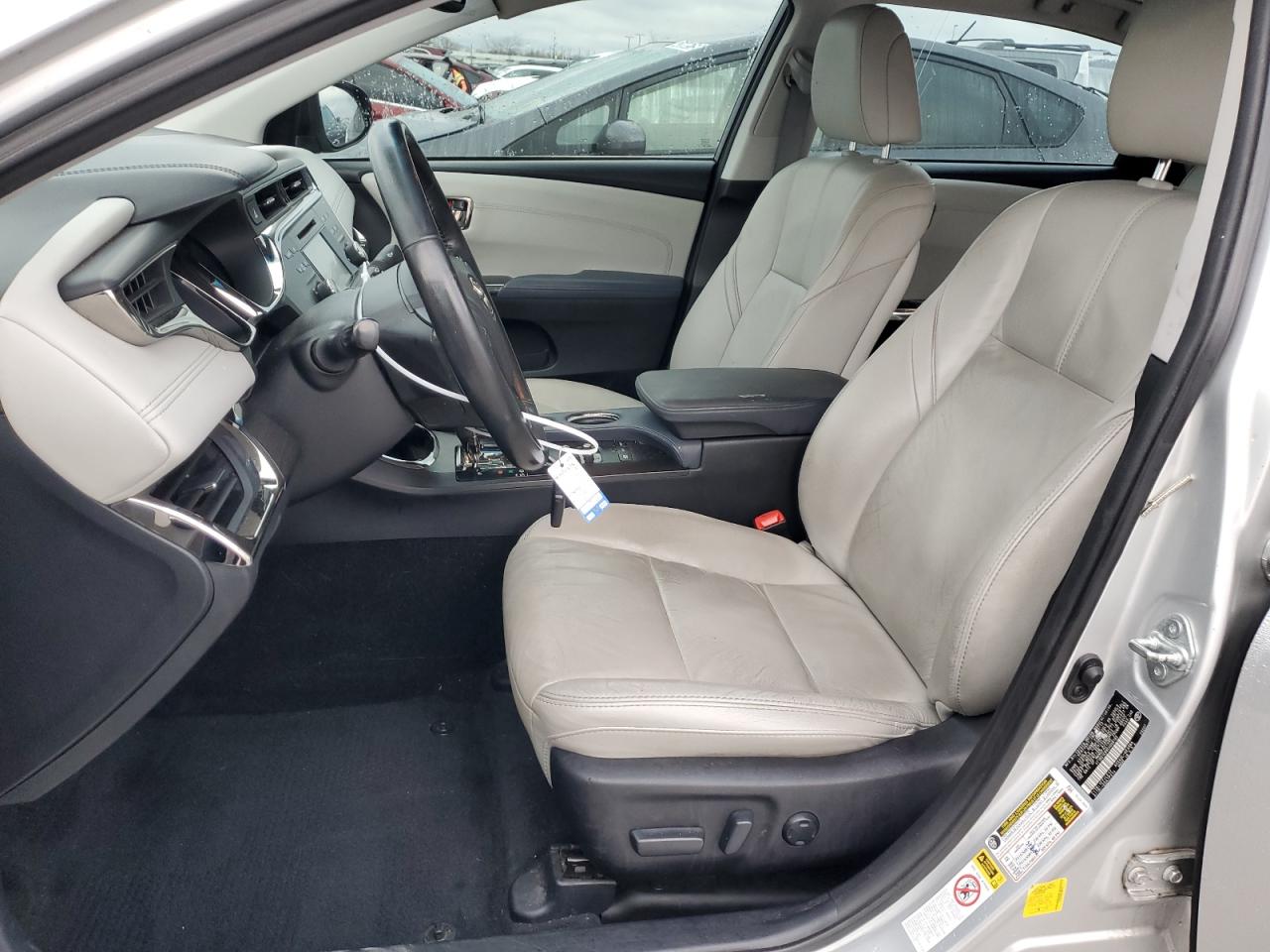 2013 Toyota Avalon - Image 7
