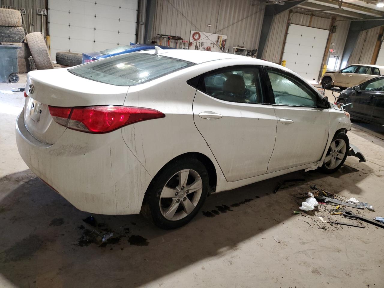 2013 Hyundai Elantra - Image 3