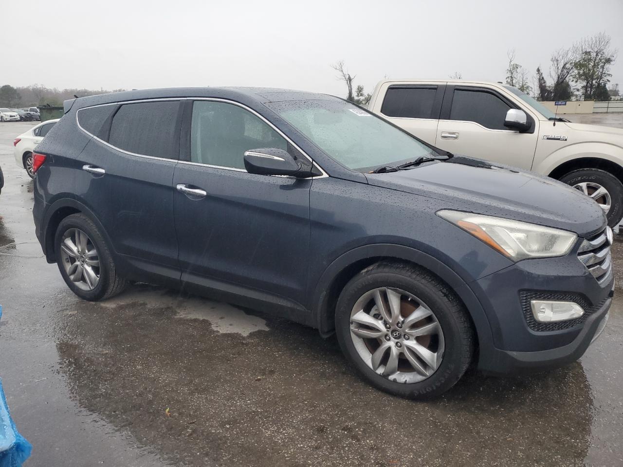 2013 Hyundai Santa Fe - Image 4