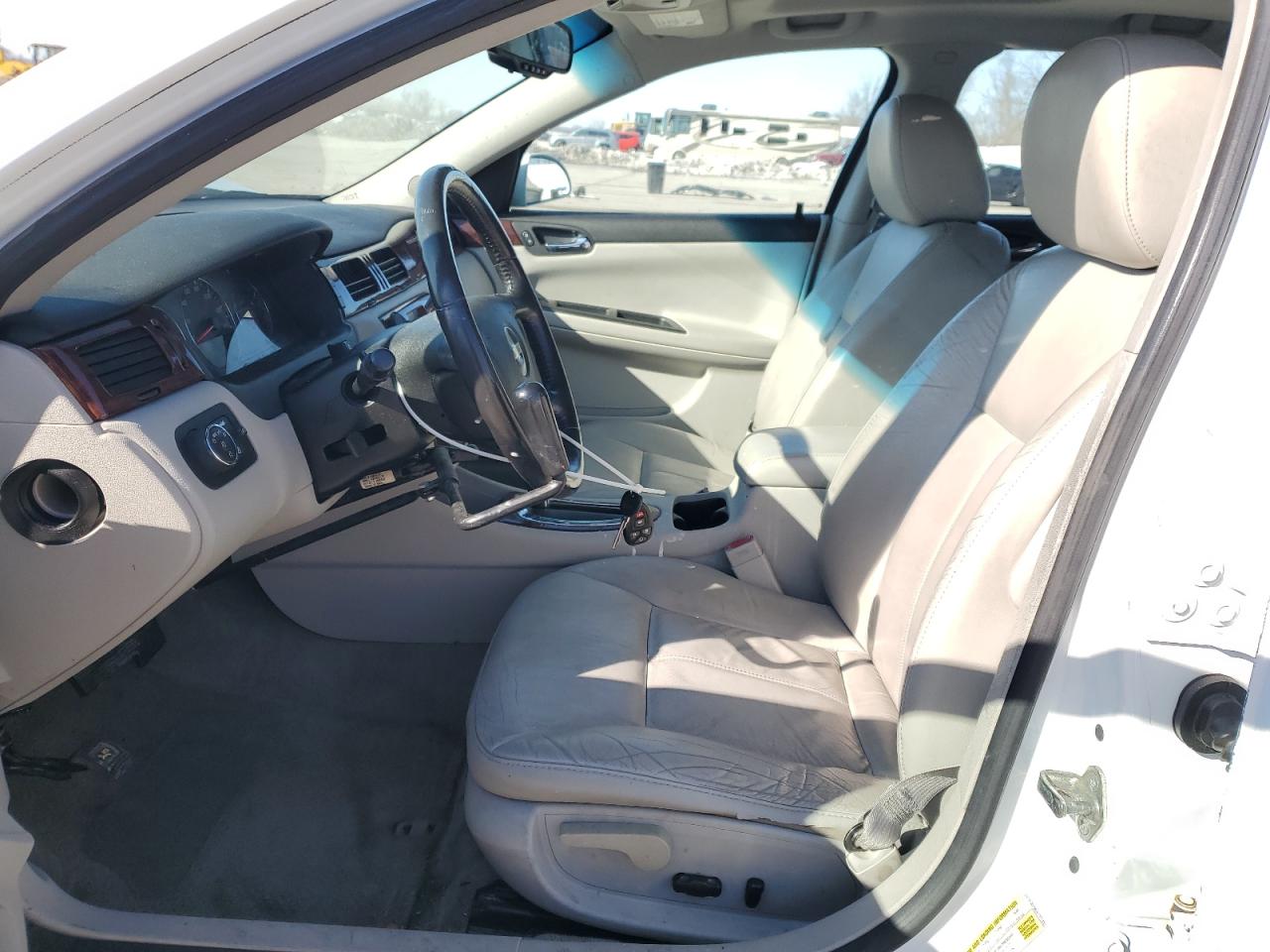 2010 Chevrolet Impala - Image 7
