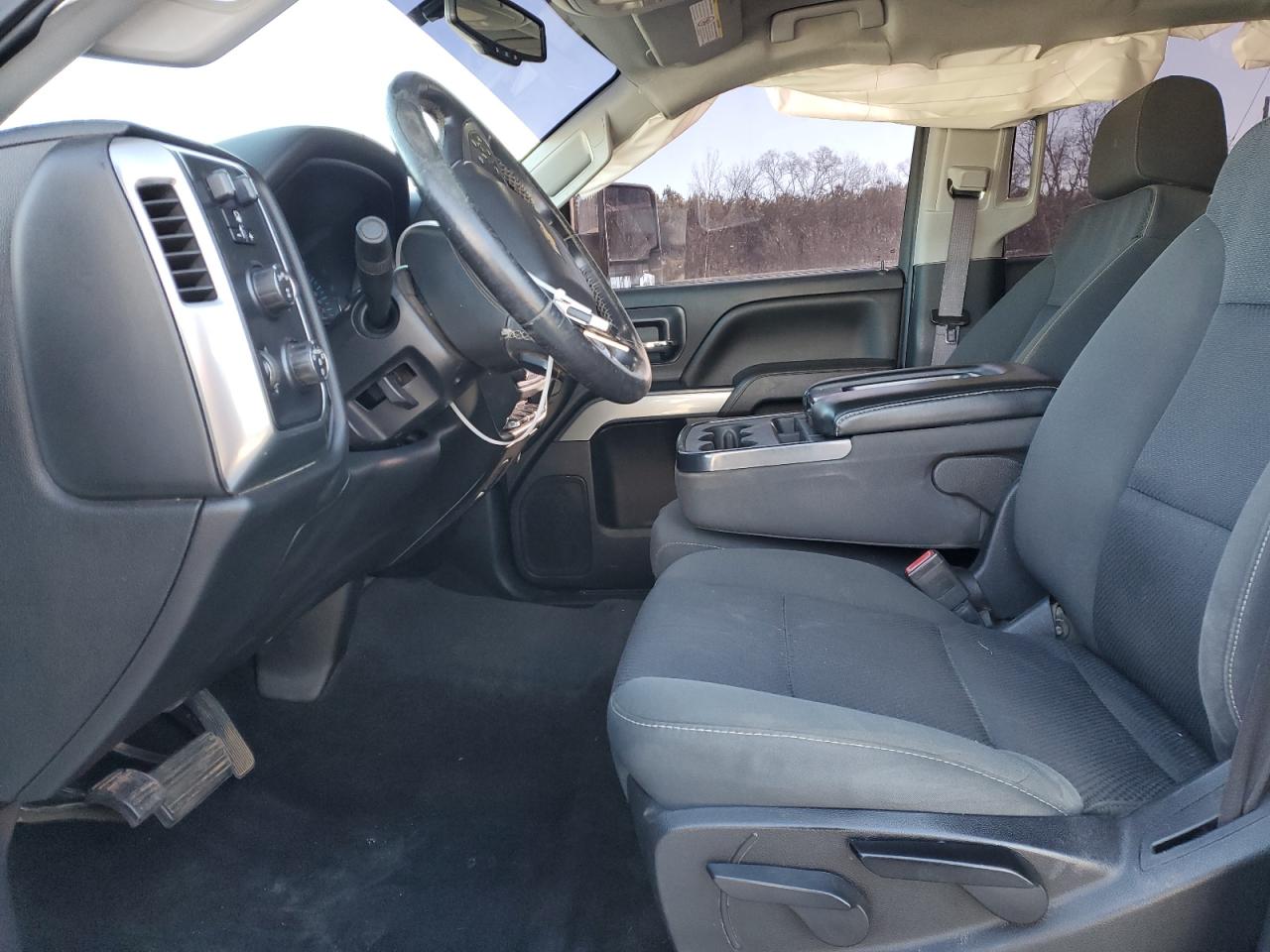 2017 Chevrolet Silverado - Image 7