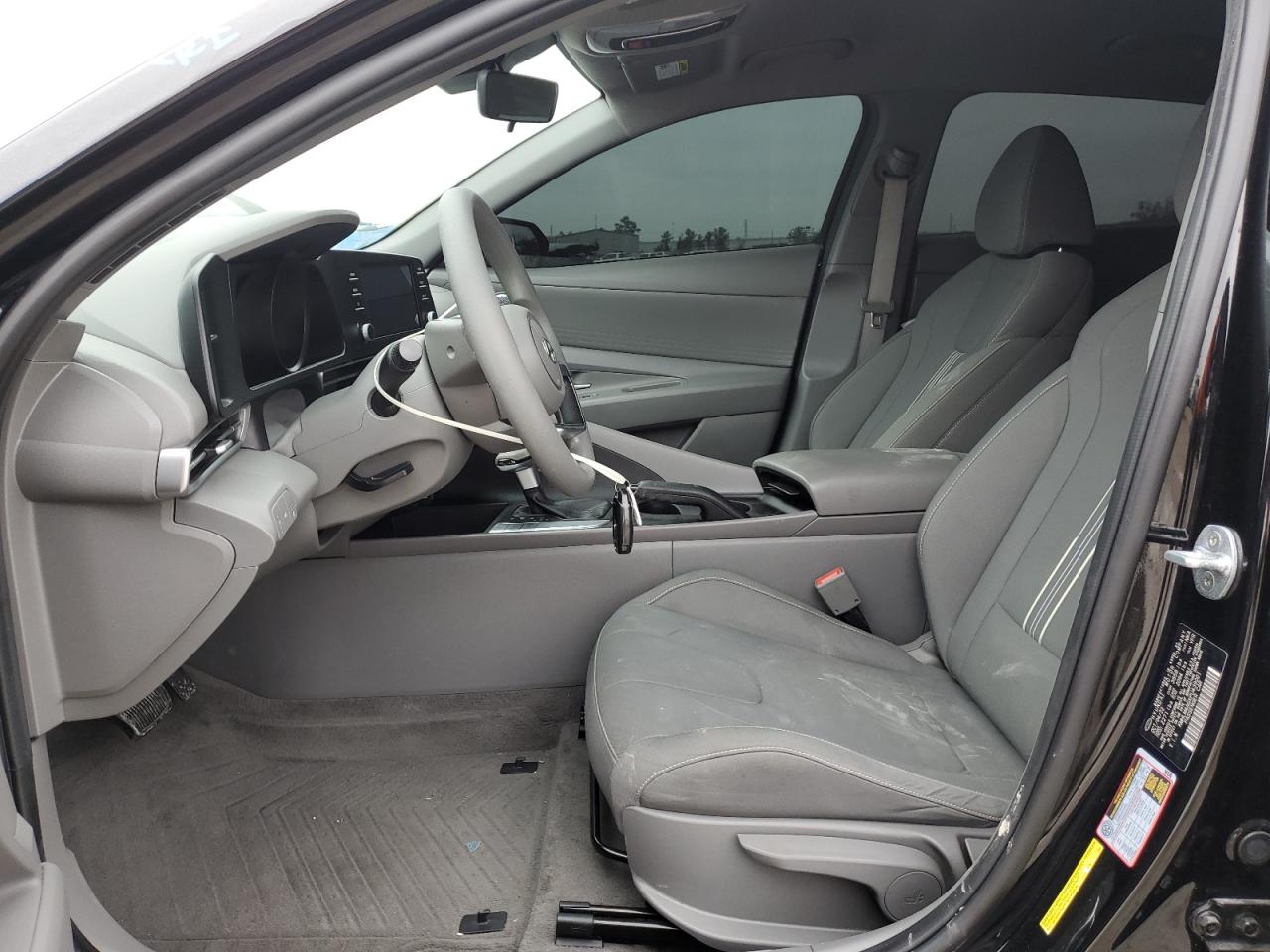 2023 Hyundai Elantra - Image 7