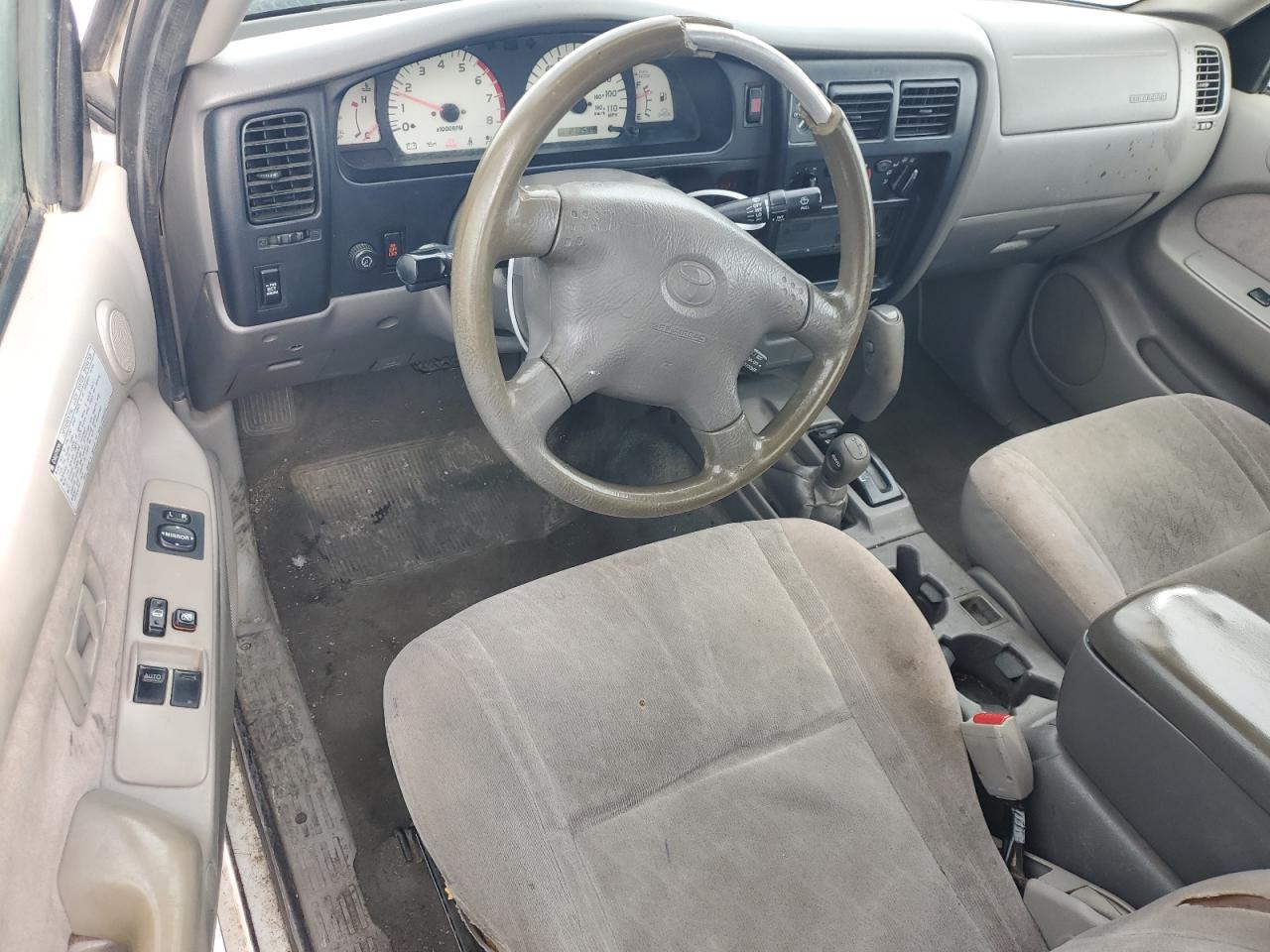 2004 Toyota Tacoma - Image 8