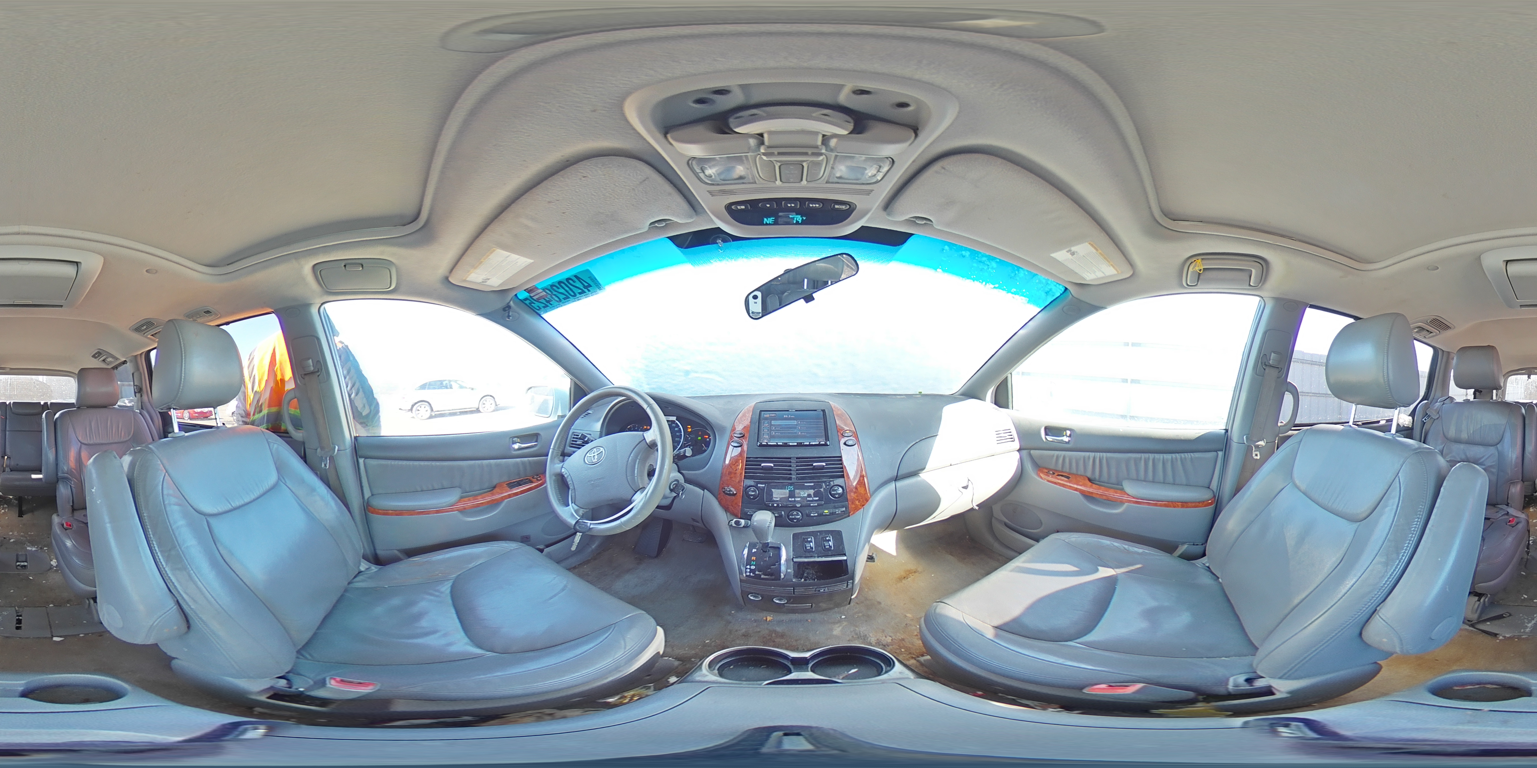 2009 Toyota Sienna - Image 14