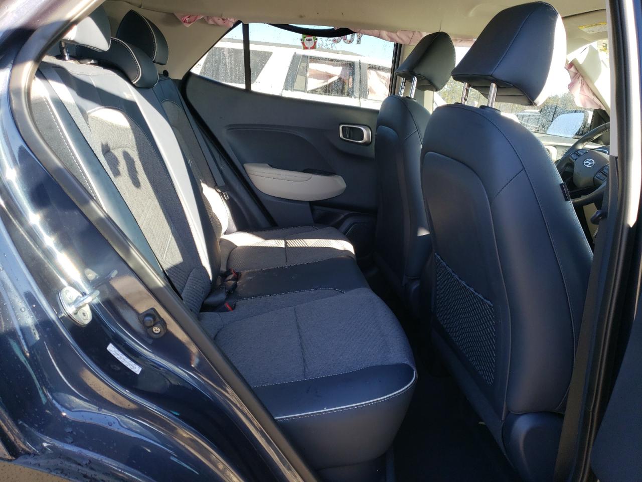 2023 Hyundai Venue - Image 11