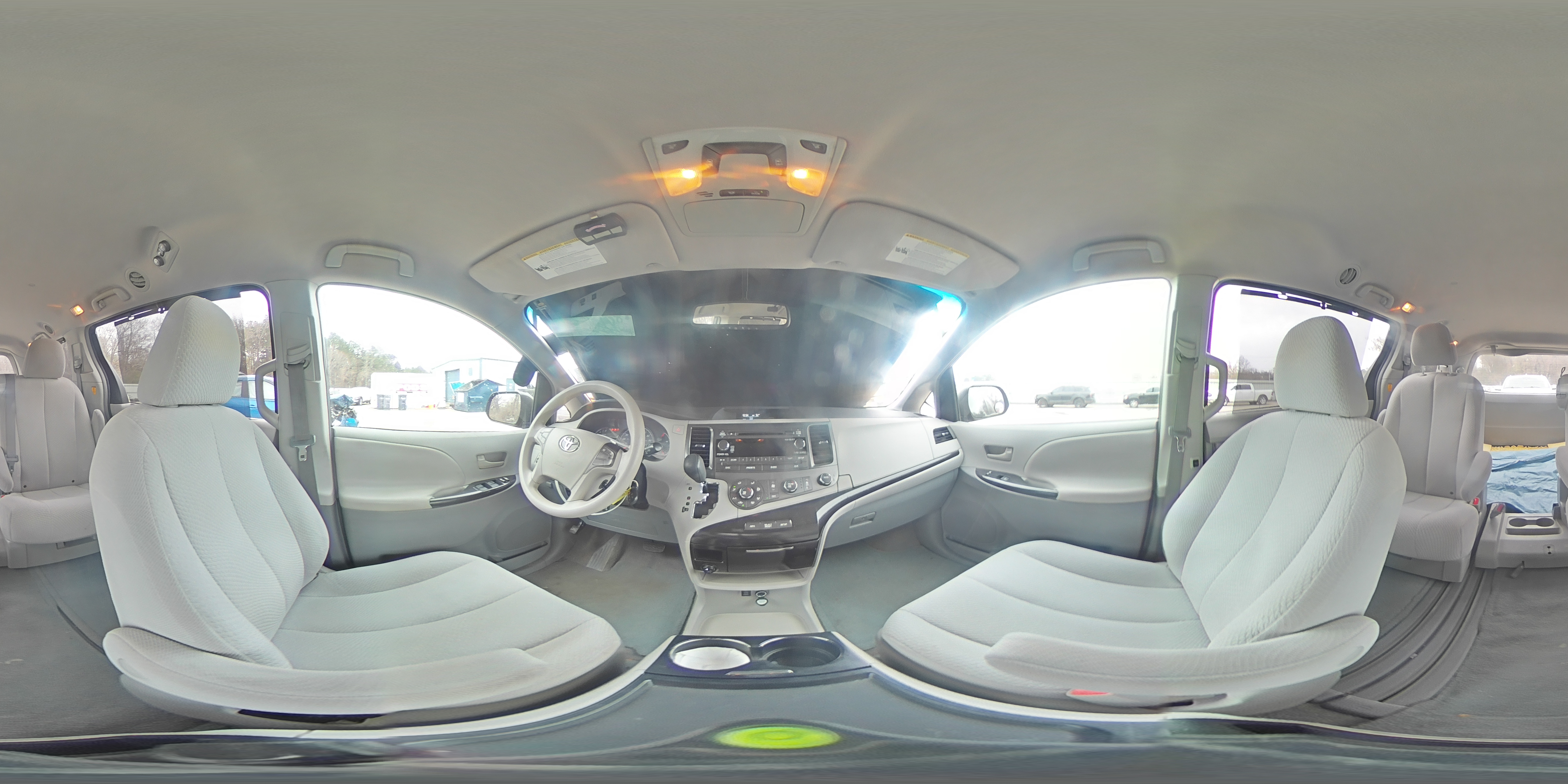 2011 Toyota Sienna - Image 14