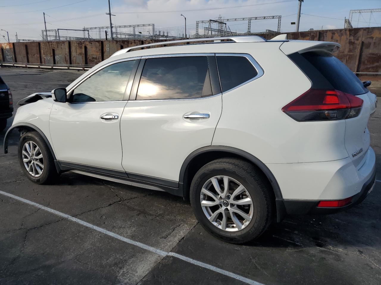 2020 Nissan Rogue - Image 2