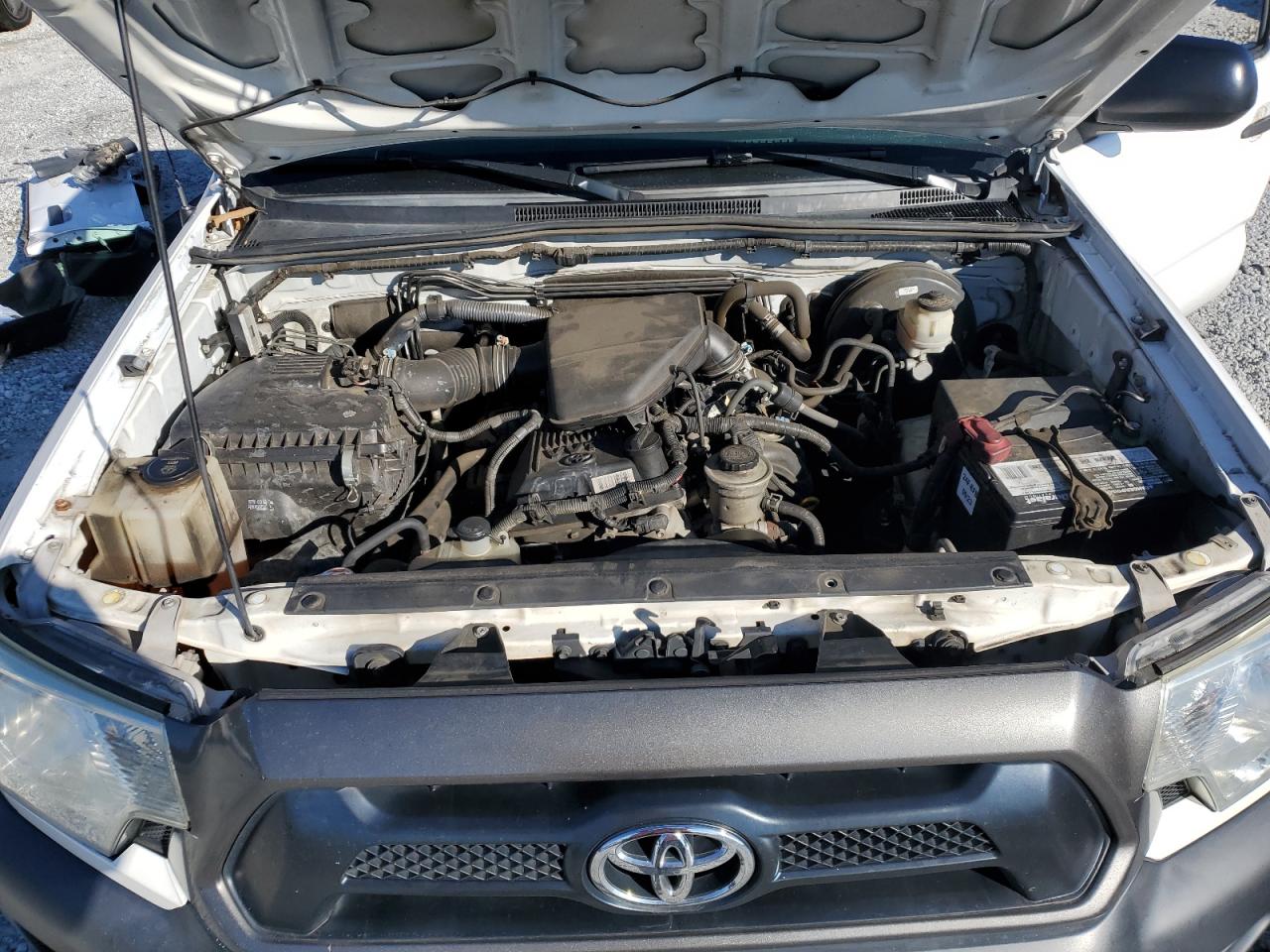 2013 Toyota Tacoma - Image 11