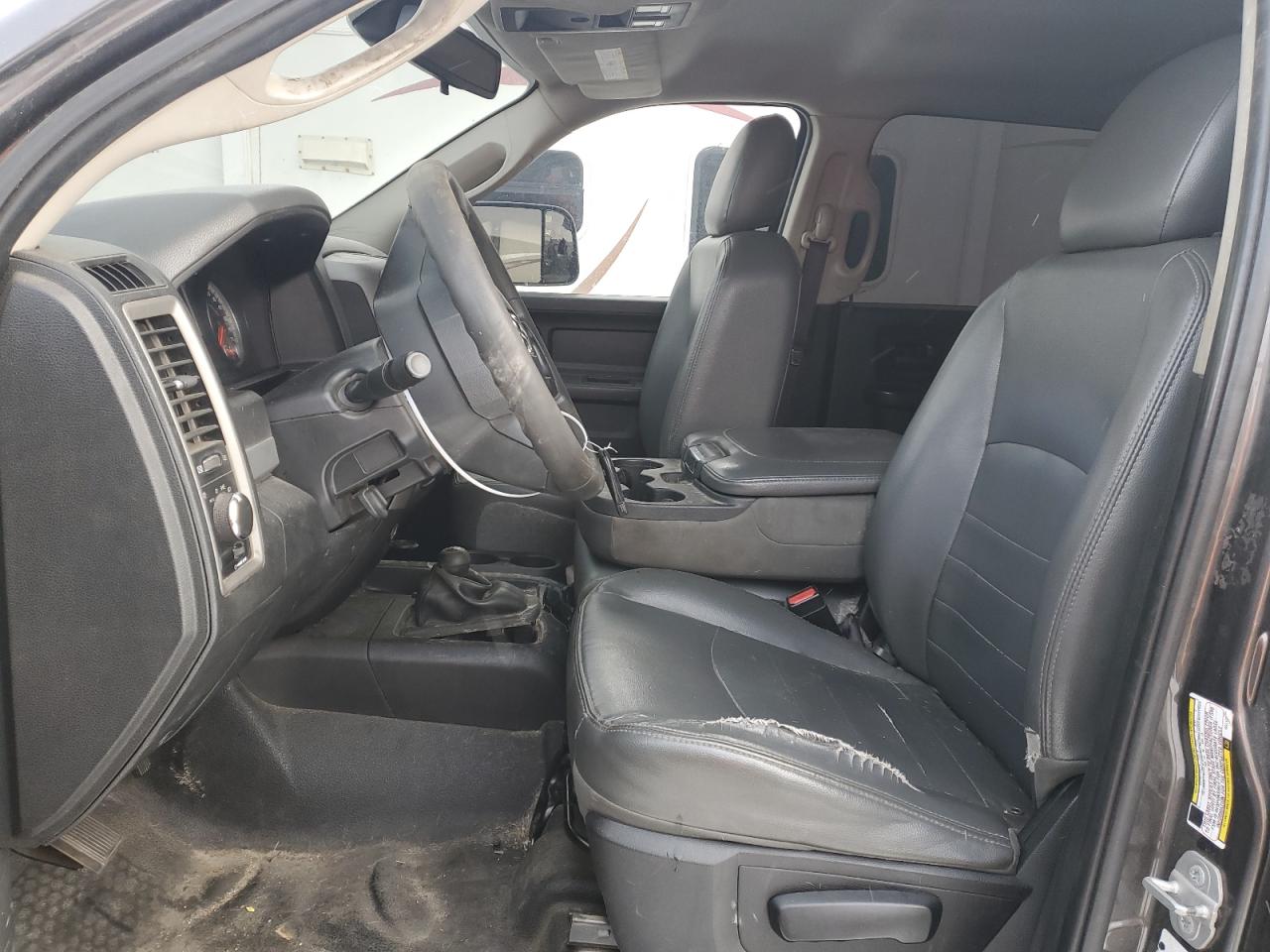 2016 RAM 3500 - Image 7