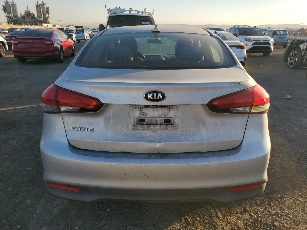 VIN 3KPFL4A79HE117518 2017 KIA FORTE no.6