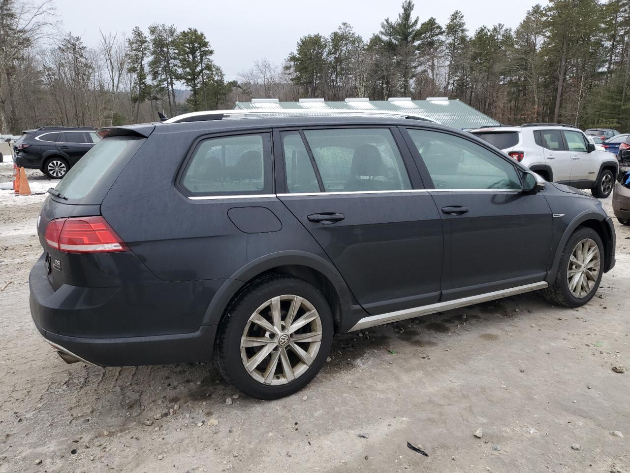 2018 Volkswagen Golf - Image 3