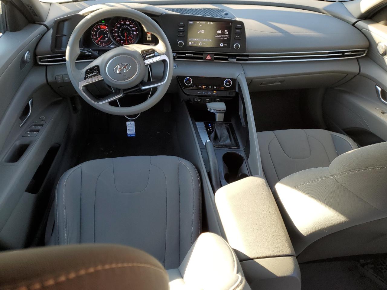 2021 Hyundai Elantra - Image 8