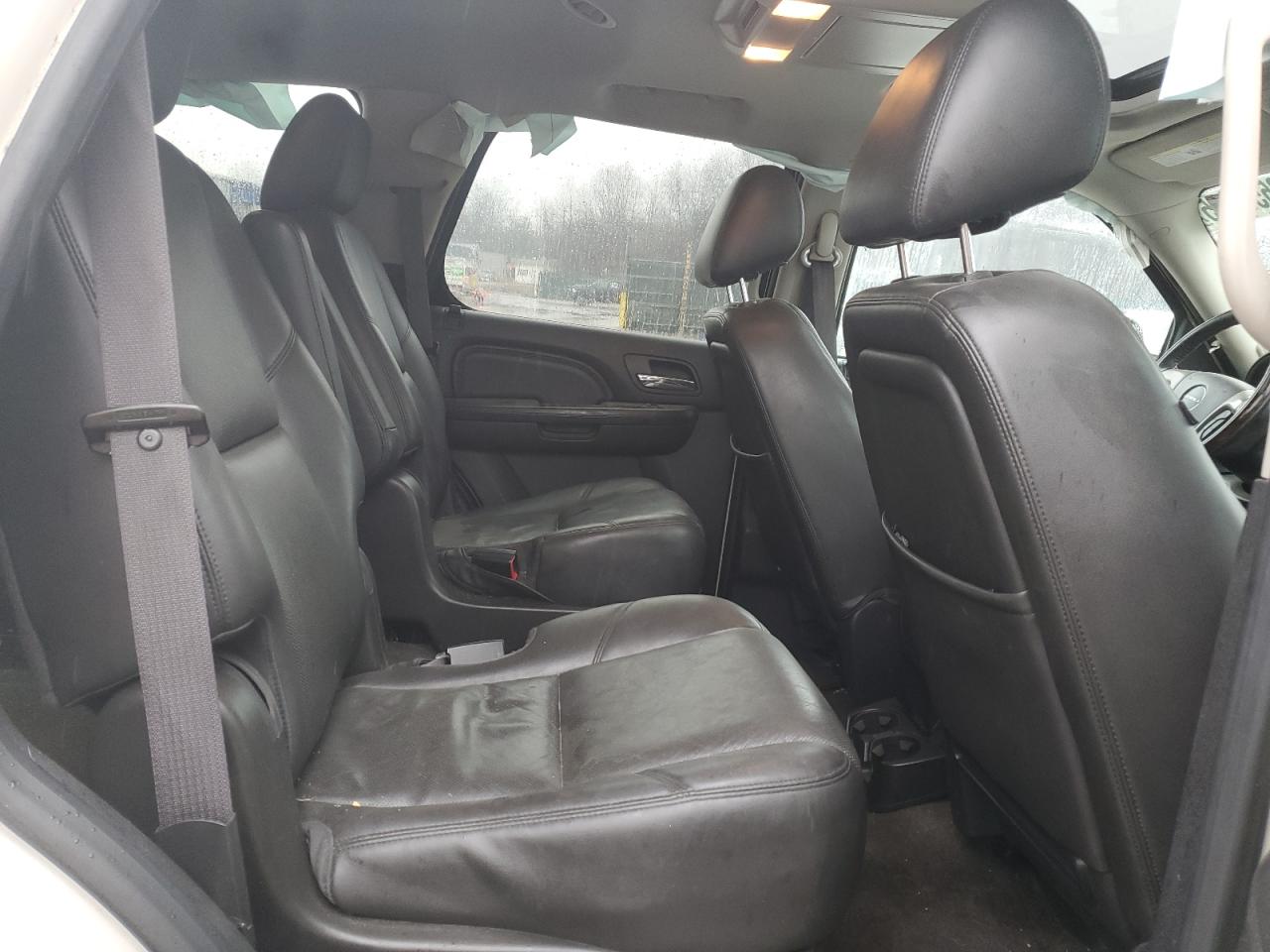 2013 GMC Yukon - Image 12