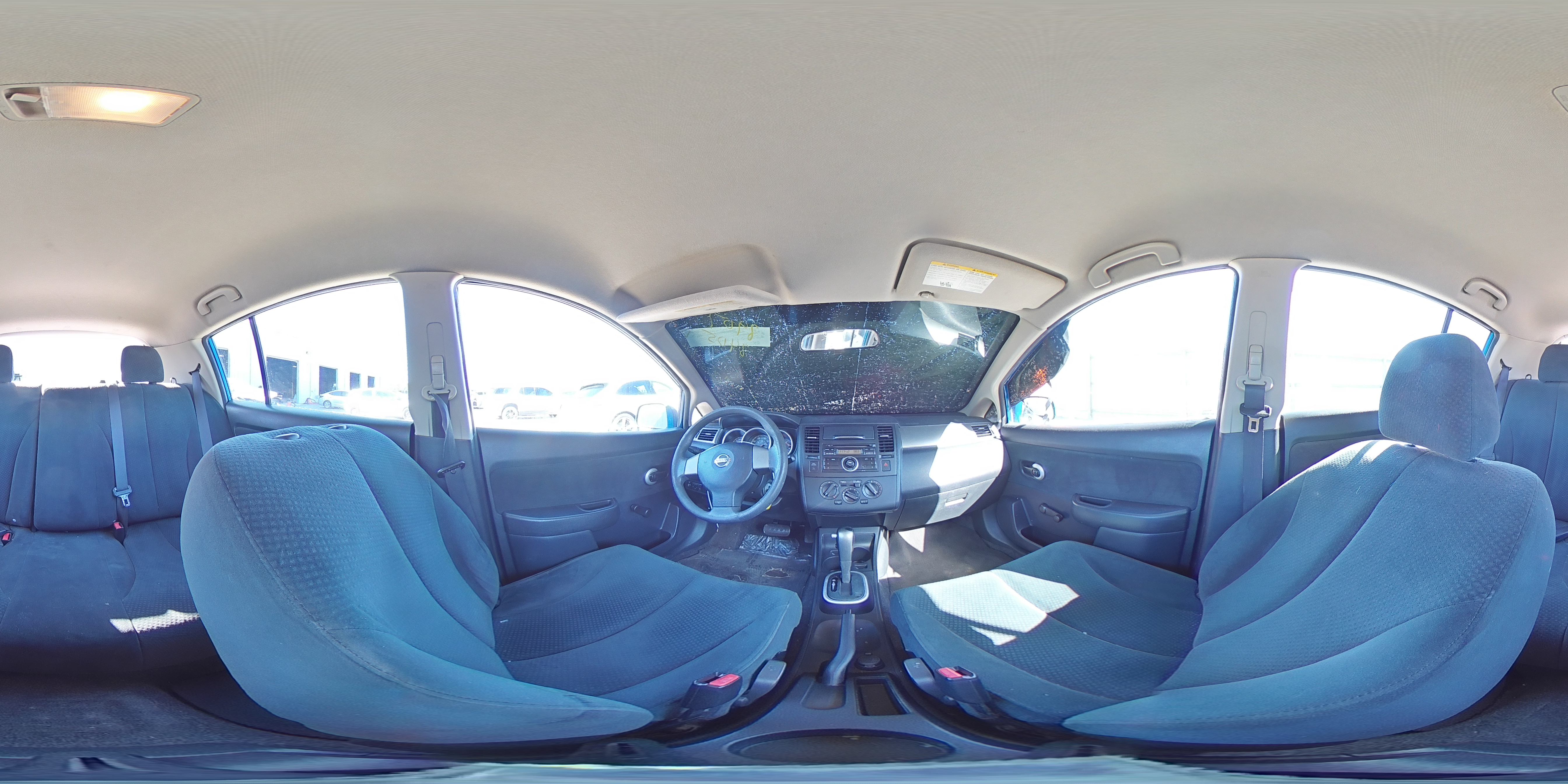 2011 Nissan Versa - Image 12