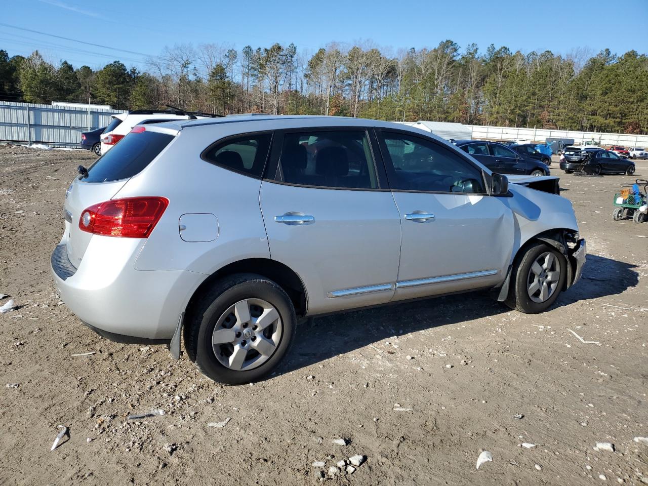 2014 Nissan Rogue - Image 3