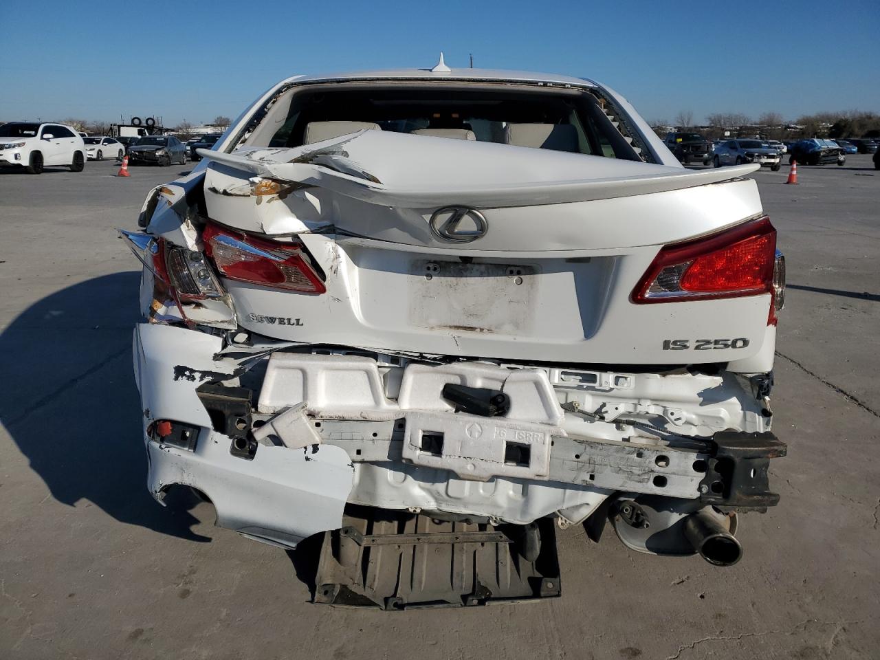 2011 Lexus IS - Image 6