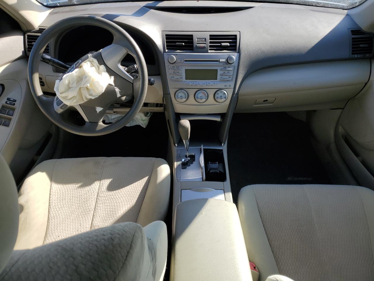 2010 Toyota Camry - Image 8