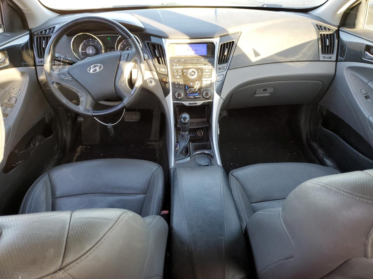 2011 Hyundai Sonata - Image 8
