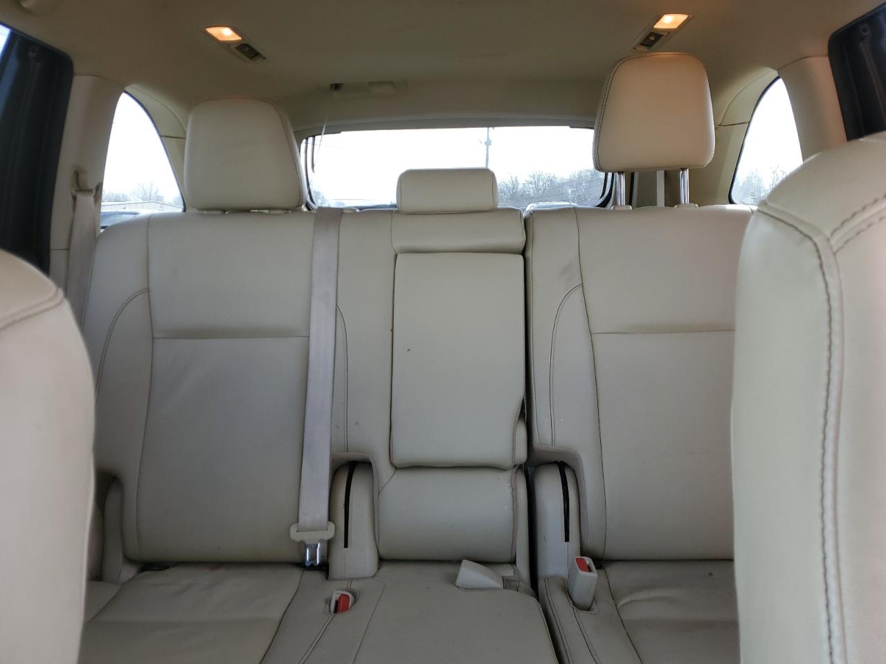 2019 Toyota Highlander - Image 10