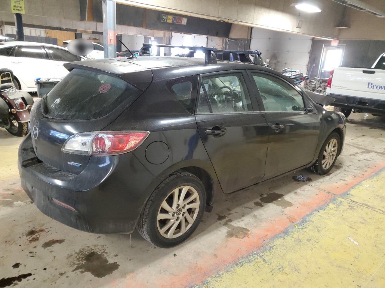 2013 Mazda 3 - Image 3