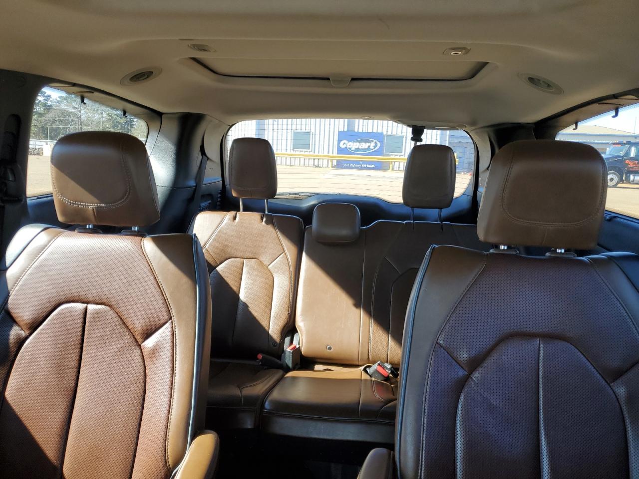 2017 Chrysler Pacifica - Image 10