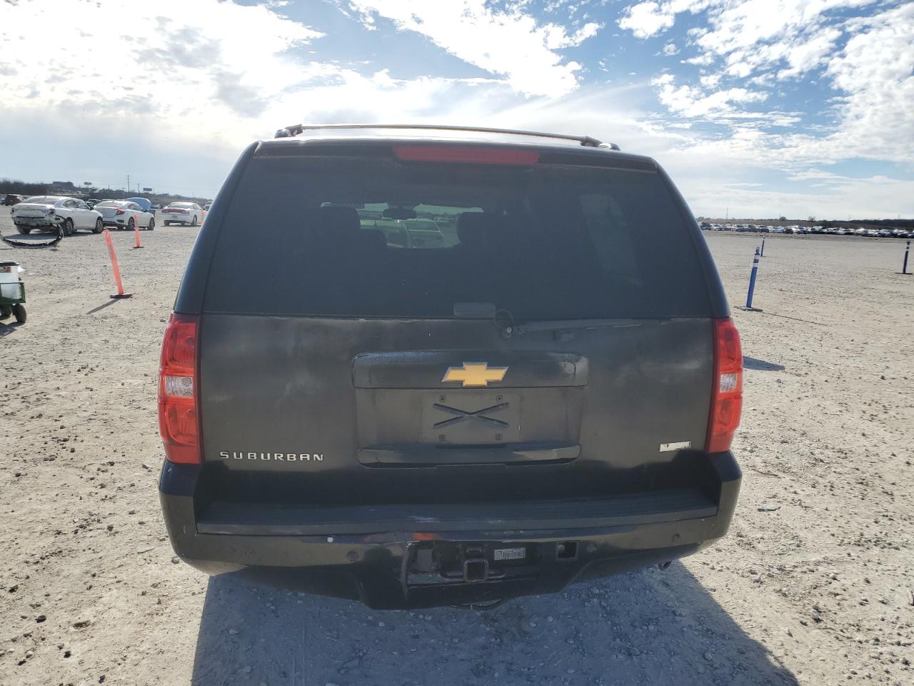 2012 Chevrolet Suburban - Image 6